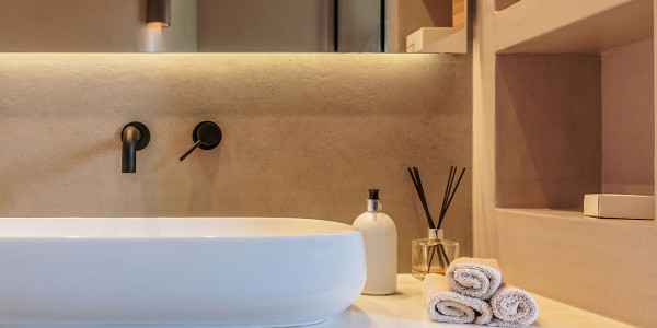 Reforma de Baños Bedmar y Garcíez · Amplia variedad de Revestimientos para Baños